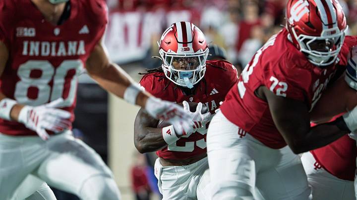 Indiana's Lee Beebe Jr. (29) runs during the Indiana versus Northwestern football game at Memorial Stadium on Friday, Sept. 25, 2026.