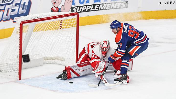 NHL: OCT 26 Red Wings at Oilers