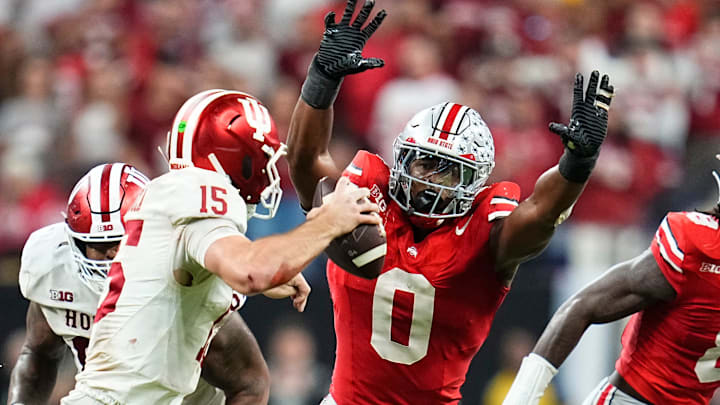 Ohio State Buckeyes linebacker Sonny Styles pressures Indiana Hoosiers quarterback Fernando Mendoza 