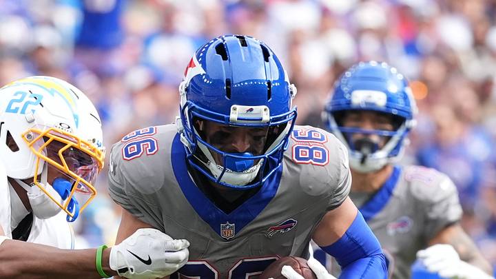 Sep 27, 2026; Orchard Park, New York, USA; Buffalo Bills tight end Dalton Kincaid (86) catches a pass during the third quarter against the Los Angeles Chargers at Former Highmark Stadium. Mandatory Credit: Gregory Fisher-Imagn Images Sep 27, 2026; Orchard Park, New York, USA; Buffalo Bills tight end Dalton Kincaid (86) catches a pass during the third quarter against the Los Angeles Chargers at Former Highmark Stadium. Mandatory Credit: Gregory Fisher-Imagn Images