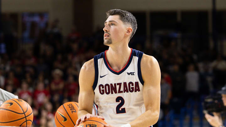 Gonzaga Bulldogs guard Steele Venters (2).
