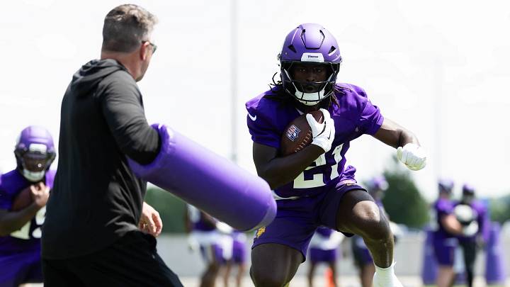 Vikings rookie running back Demond Claiborne 
