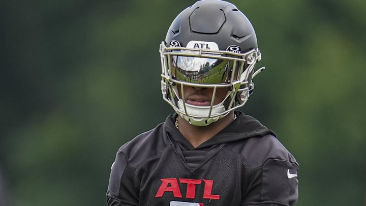 Atlanta Falcons wide receiver Darnell Mooney (1) on the field during Falcons OTA at the Falcons Training facility.