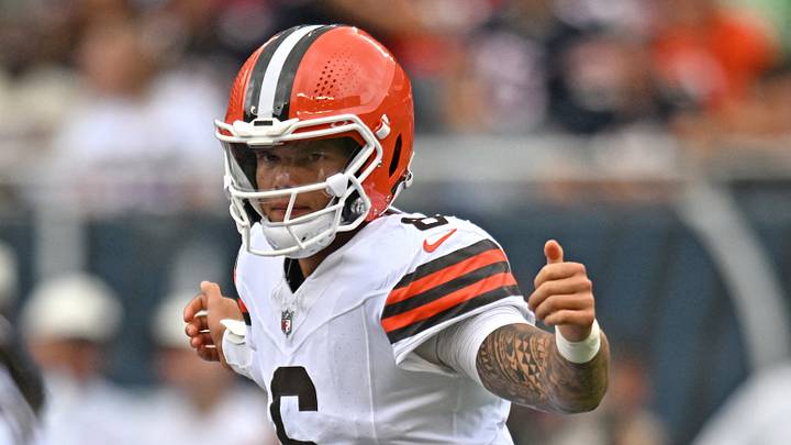 Cleveland Browns quarterback Dillon Gabriel (6) at the line of scrimmage
