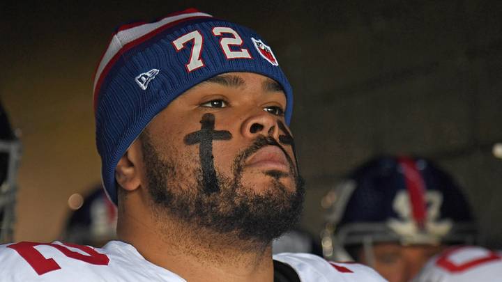 Jan 5, 2025; Philadelphia, Pennsylvania, USA; New York Giants guard Jermaine Eluemunor (72) in the tunnel against the Philadelphia Eagles at Lincoln Financial Field. Mandatory Credit: Eric Hartline-Imagn Images