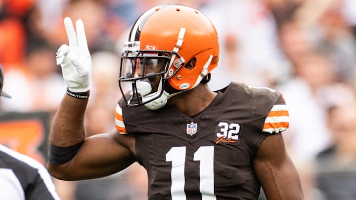 Sep 24, 2023; Cleveland, Ohio, USA; Cleveland Browns wide receiver Donovan Peoples-Jones (11) signals for a first down following a reception during the third quarter against the Tennessee Titans at Cleveland Browns Stadium. Mandatory Credit: Scott Galvin-Imagn Images