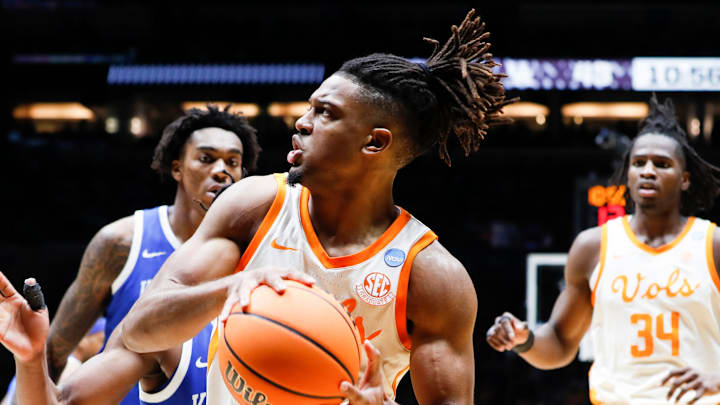 Tennessee Volunteers guard Chaz Lanier (2) drives to the basket Friday, March 28, 2025, during the NCAA Tournament Sweet 16 game against the Kentucky Wildcats at Lucas Oil Stadium in Indianapolis. Tennessee Volunteers guard Chaz Lanier (2) drives to the basket Friday, March 28, 2025, during the NCAA Tournament Sweet 16 game against the Kentucky Wildcats at Lucas Oil Stadium in Indianapolis.