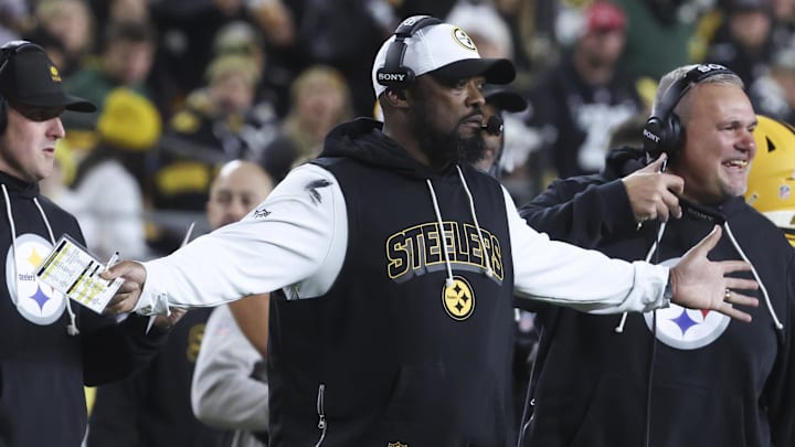 Oct 26, 2025; Pittsburgh, Pennsylvania, USA; Pittsburgh Steelers head coach Mike Tomlin reacts during the third quarter against the Green Bay Packers at Acrisure Stadium. Mandatory Credit: Charles LeClaire-Imagn Images