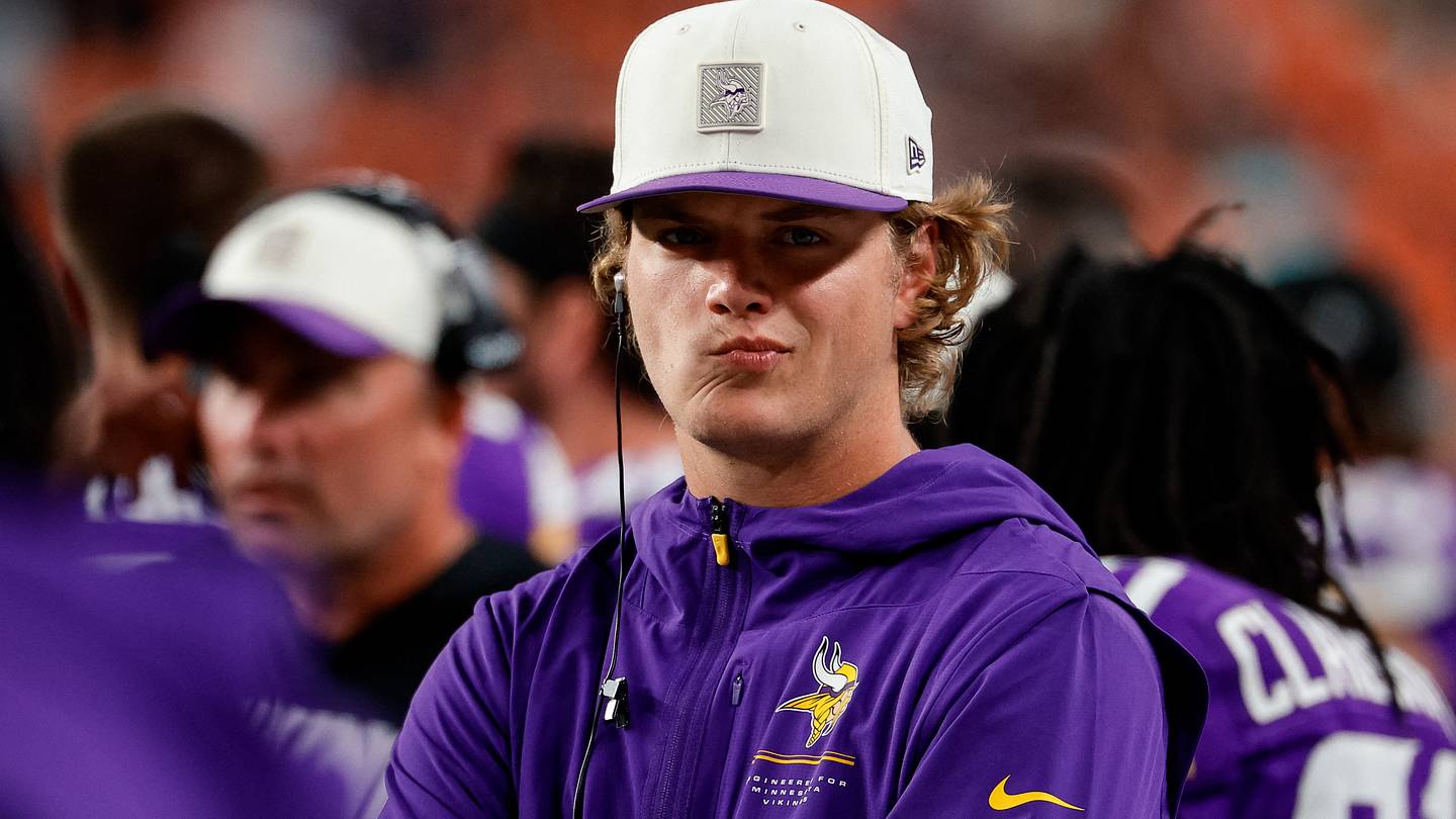 Intriguing QB Target Should Have Vikings' Attention With J.J. McCarthy Injury Expected to Linger
