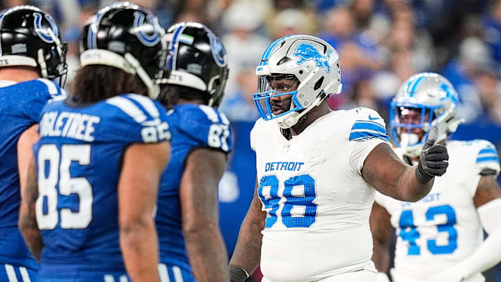 Detroit Lions defensive tackle DJ Reader (98) signals teammates before a play against Indianapolis Colts 
