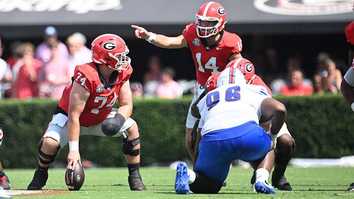 ATHENS - Georgia OL Drew Bobo plays with his left hand in a cast during No. 3 Georgia’s 63–3 win over Tennessee State at Sanford Stadium on September 6, 2026. (Dean Legge / Dawg Post) ATHENS - Georgia OL Drew Bobo plays with his left hand in a cast during No. 3 Georgia’s 63–3 win over Tennessee State at Sanford Stadium on September 6, 2026. (Dean Legge / Dawg Post)