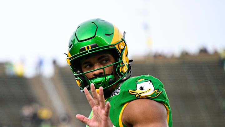 Dec 20, 2025; Eugene, OR, USA; Oregon Ducks tight end Kenyon Sadiq (18) looks on before the game against the James Madison Dukes at Autzen Stadium. Mandatory Credit: Troy Wayrynen-Imagn Images