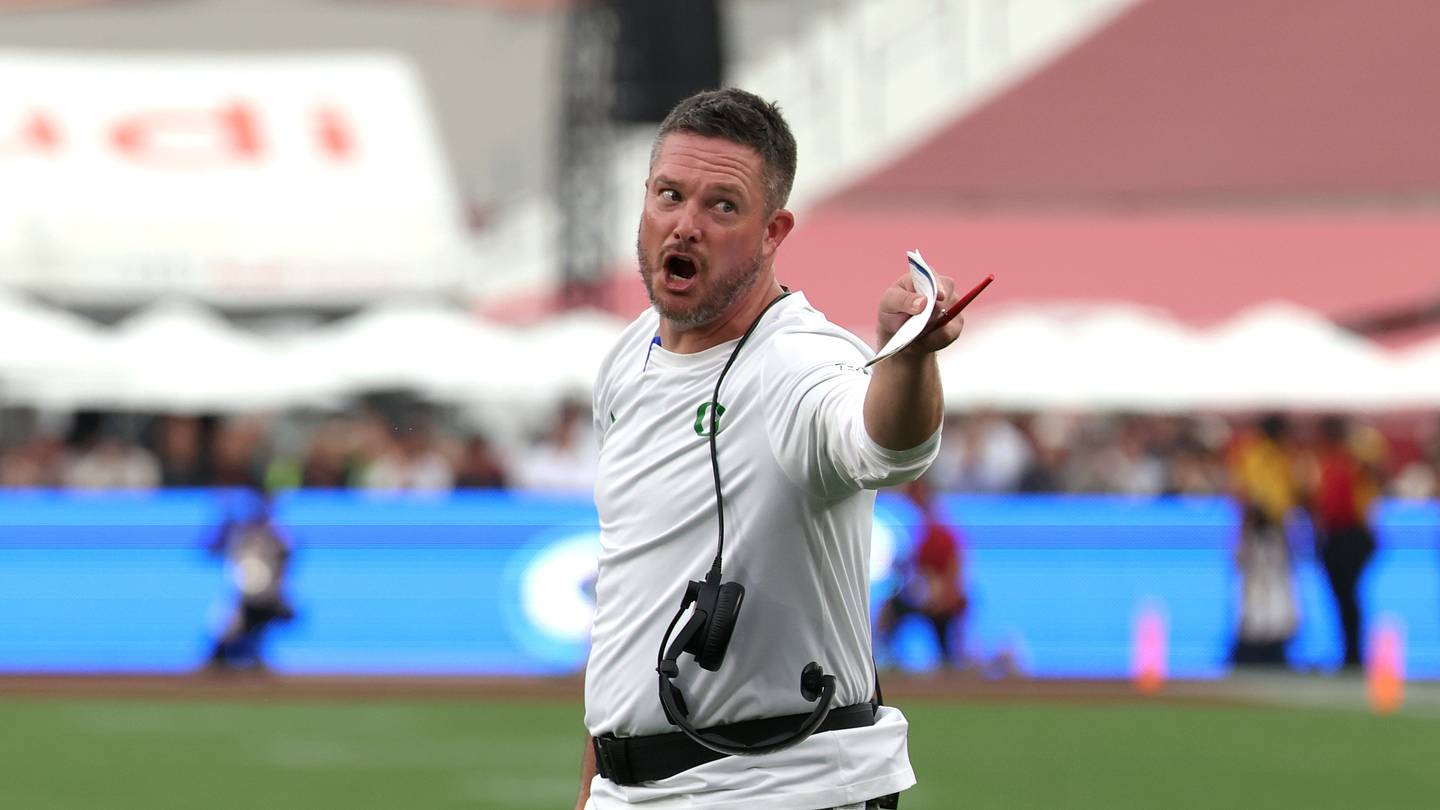 Dan Lanning Reacts to 'Disgusting' Hit on Quarterback Dante Moore