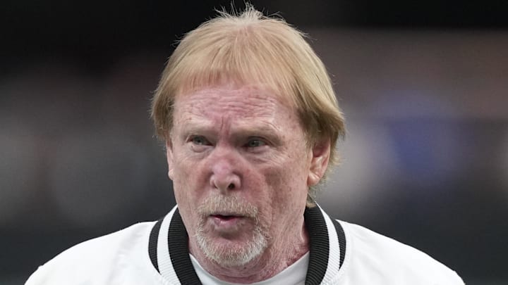 Dec 28, 2025; Paradise, Nevada, USA; Las Vegas Raiders owner Mark Davis on the field prior to a game against the New York Giants at Allegiant Stadium. Mandatory Credit: Kirby Lee-Imagn Images Dec 28, 2025; Paradise, Nevada, USA; Las Vegas Raiders owner Mark Davis on the field prior to a game against the New York Giants at Allegiant Stadium. Mandatory Credit: Kirby Lee-Imagn Images