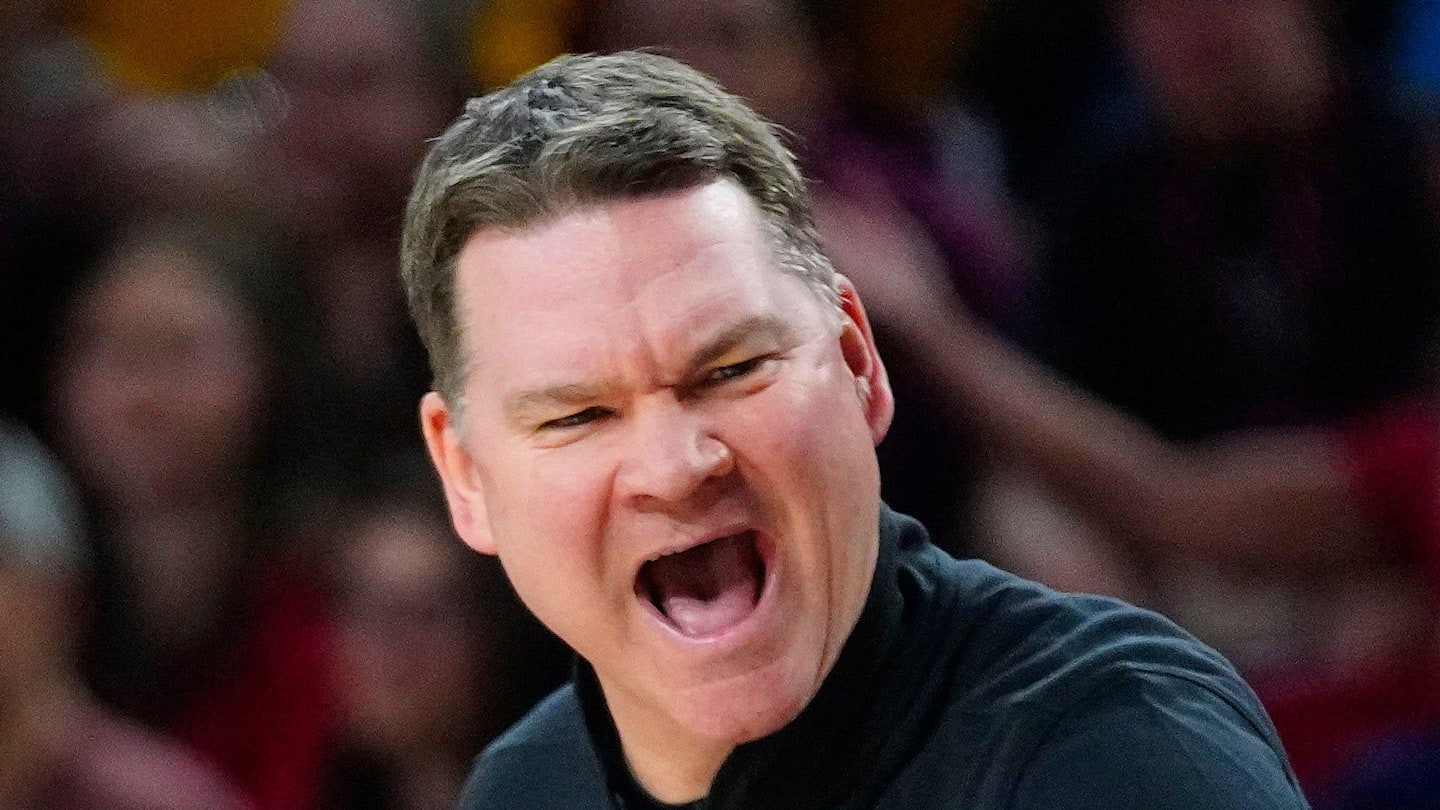 Arizona's Lloyd Gives Arkansas Praise Ahead of Sweet 16