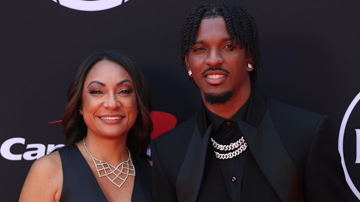 Jul 11, 2024; Los Angeles, CA, USA; Washington Commanders quarterback Jayden Daniels and his mother Regina Jackson Mandatory Credit: Kiyoshi Mio-Imagn Images Jul 11, 2024; Los Angeles, CA, USA; Washington Commanders quarterback Jayden Daniels and his mother Regina Jackson Mandatory Credit: Kiyoshi Mio-Imagn Images