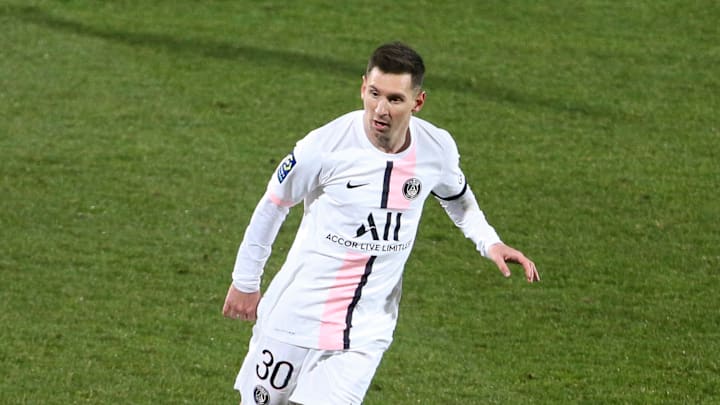 Lionel Messi testé positif au COVID Lionel Messi testé positif au COVID