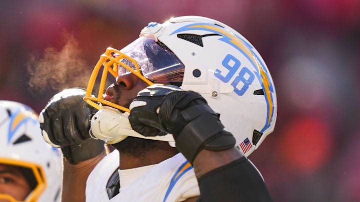 Washington Commanders edge rusher Odafe Oweh