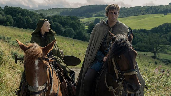 Dexter Sol Ansell (Egg) and Peter Claffey (Dunk) in A Knight of the Seven Kingdoms. Dexter Sol Ansell (Egg) and Peter Claffey (Dunk) in A Knight of the Seven Kingdoms.