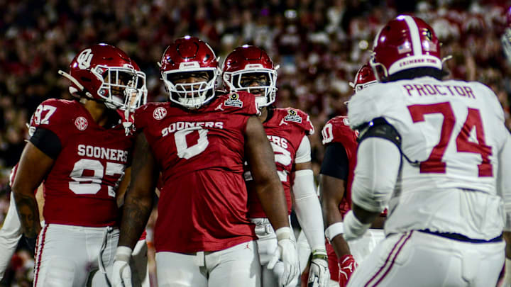 Oklahoma defensive lineman David Stone competes against Alabama in the CFP.