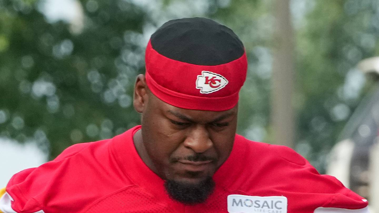 Andy Reid offers encouraging Trey Smith update that still leaves questions