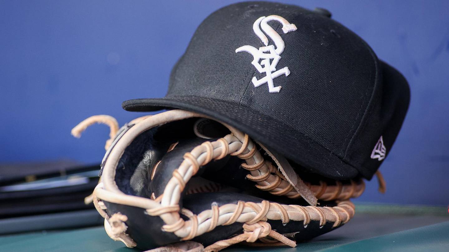 Phillies Acquire Veteran Outfielder in Trade With White Sox