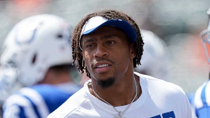 Indianapolis Colts running back Jonathan Taylor (28) talks to his teammates 