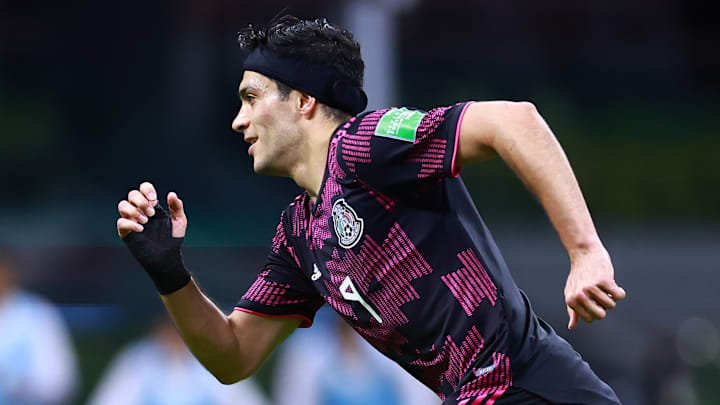 Raúl Jiménez convirtió el tanto que le dio a México la victoria sobre Panamá en el Estadio  Azteca.