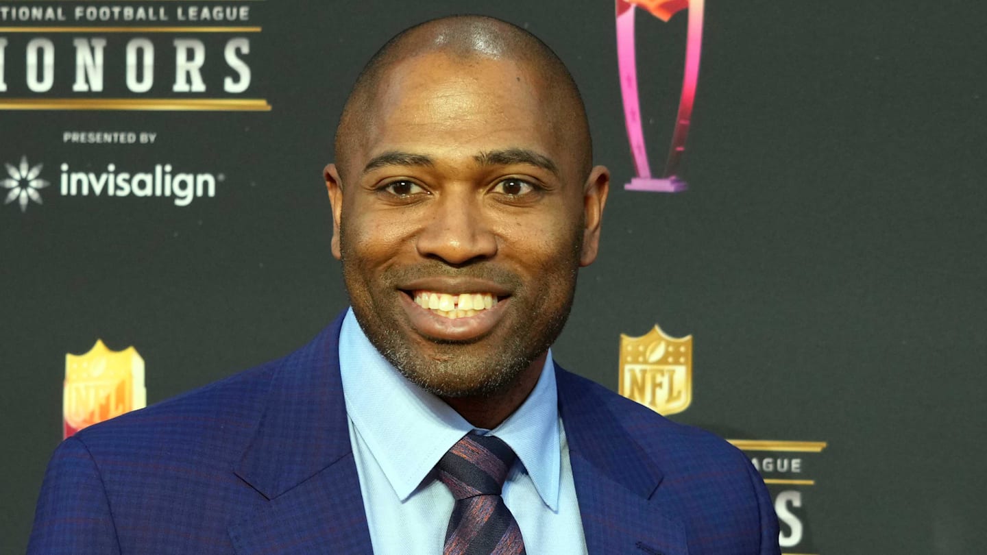 Shaun Alexander issues a Patriots warning the Seahawks can't afford to ignore