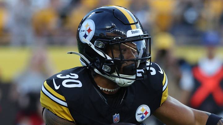 Pittsburgh Steelers running back Jaylen Warren Pittsburgh Steelers running back Jaylen Warren