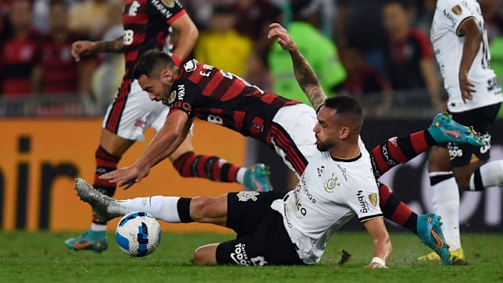Éverton Ribeiro e Renato Augusto conhecem bem o Flamengo e o Corinthians, finalistas da Copa do Brasil.