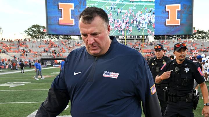 Sep 12, 2026; Champaign, Illinois, USA; Illinois Fighting Illini head coach Bret Bielema walks off the field after a 31-27 loss to the Duke Blue Devils at Gies Memorial Stadium. Mandatory Credit: Ron Johnson-Imagn Images Sep 12, 2026; Champaign, Illinois, USA; Illinois Fighting Illini head coach Bret Bielema walks off the field after a 31-27 loss to the Duke Blue Devils at Gies Memorial Stadium. Mandatory Credit: Ron Johnson-Imagn Images