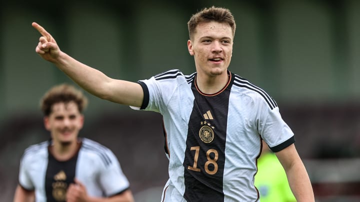 Dzenan Pejcinovic im Einsatz für die U19 Deutschlands