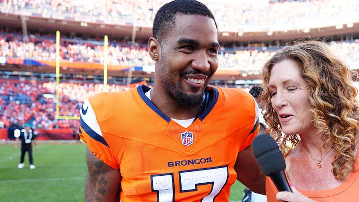 Denver Broncos WR Jaylen Waddle Denver Broncos WR Jaylen Waddle