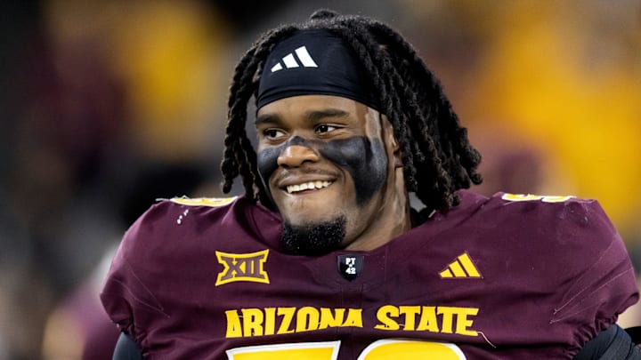 Arizona State Sun Devils offensive lineman Max Iheanachor (58)