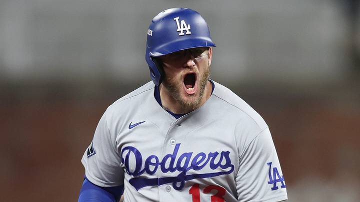 Los Angeles Dodgers third baseman Max Muncy (13) runs