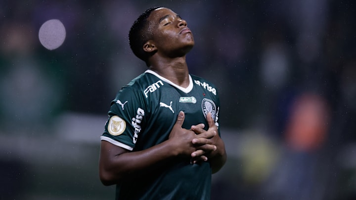 Endrick a discuté avec Xavi pour un transfert au Barça