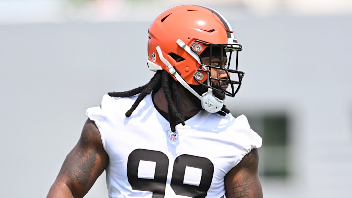 Cleveland Browns DE Za'Darius Smith