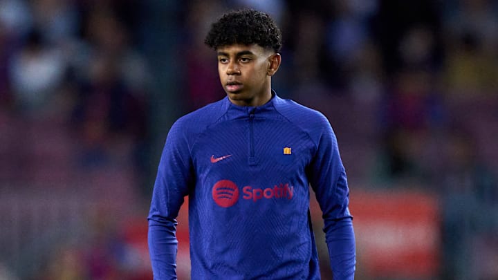 Con 16 años, Lamine Yamal ya juega en la primera división del FC Barcelona 