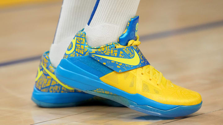 Stephen Curry wears the Nike KD 4.