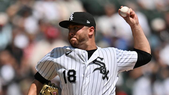 Aug 20, 2026; Chicago, Illinois, USA; Chicago White Sox pitcher Anthony Kay (18) pitches against the Atlanta Braves during the first inning at Rate Field. Mandatory Credit: Patrick Gorski-Imagn Images Aug 20, 2026; Chicago, Illinois, USA; Chicago White Sox pitcher Anthony Kay (18) pitches against the Atlanta Braves during the first inning at Rate Field. Mandatory Credit: Patrick Gorski-Imagn Images