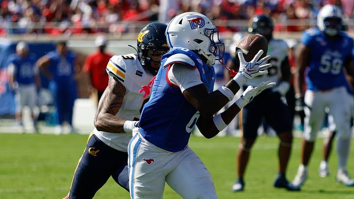 SMU running back Kendrick Raphael catches a touchdown pass in the first half SMU running back Kendrick Raphael catches a touchdown pass in the first half
