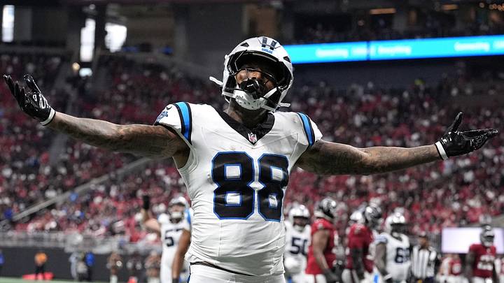 Carolina Panthers tight end Darren Waller Carolina Panthers tight end Darren Waller