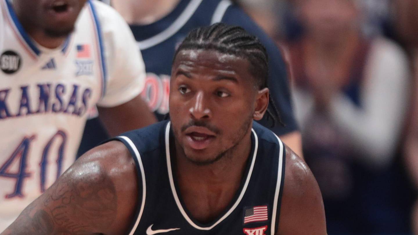 Social Media Reacts to Arizona’s First Loss Of the Season
