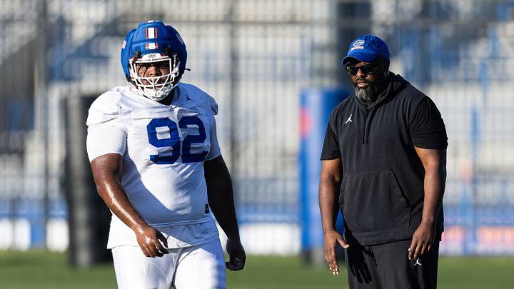 Defensive line coach Gerald Chatman is now up to two commits in his position group for the Gators' 2027 recruiting class.