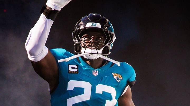 Jacksonville Jaguars linebacker Foyesade Oluokun (23) enters the stadium before an NFL football game at EverBank Stadium, Sunday, Dec. 14, 2025, in Jacksonville, Fla. [Doug Engle/Florida Times-Union]