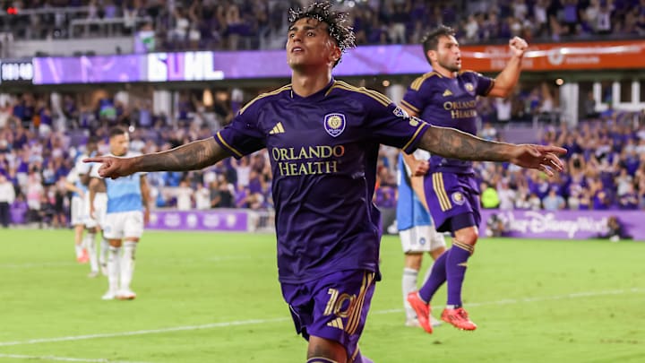 Jogador se destaca por gols e assistências