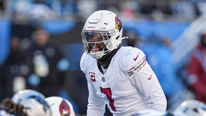 Dec 22, 2024; Charlotte, North Carolina, USA; Arizona Cardinals linebacker Kyzir White (7) during the second half against the Carolina Panthers at Bank of America Stadium. Mandatory Credit: Jim Dedmon-Imagn Images Dec 22, 2024; Charlotte, North Carolina, USA; Arizona Cardinals linebacker Kyzir White (7) during the second half against the Carolina Panthers at Bank of America Stadium. Mandatory Credit: Jim Dedmon-Imagn Images
