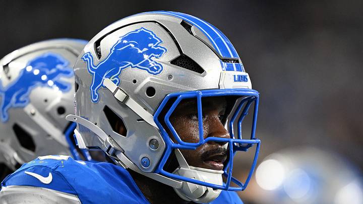 Detroit Lions defensive end Derrick Moore (9) waits to get on the field against the Washington Commanders Detroit Lions defensive end Derrick Moore (9) waits to get on the field against the Washington Commanders