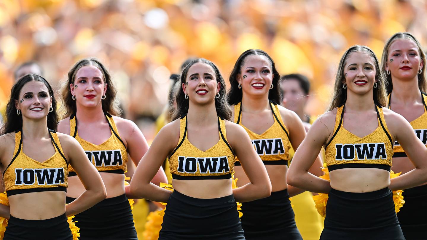 How to Watch Iowa Football vs Wisconsin: Time, TV Channel, Streaming